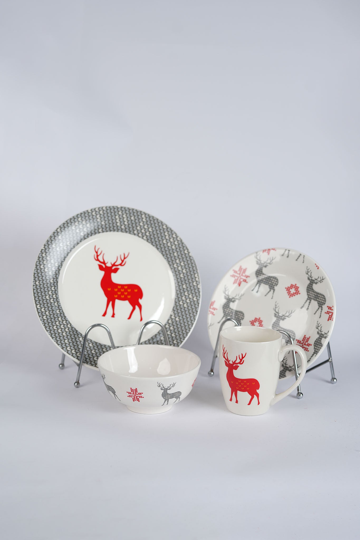 Reindeer Dinnerware Set - 4 Pieces