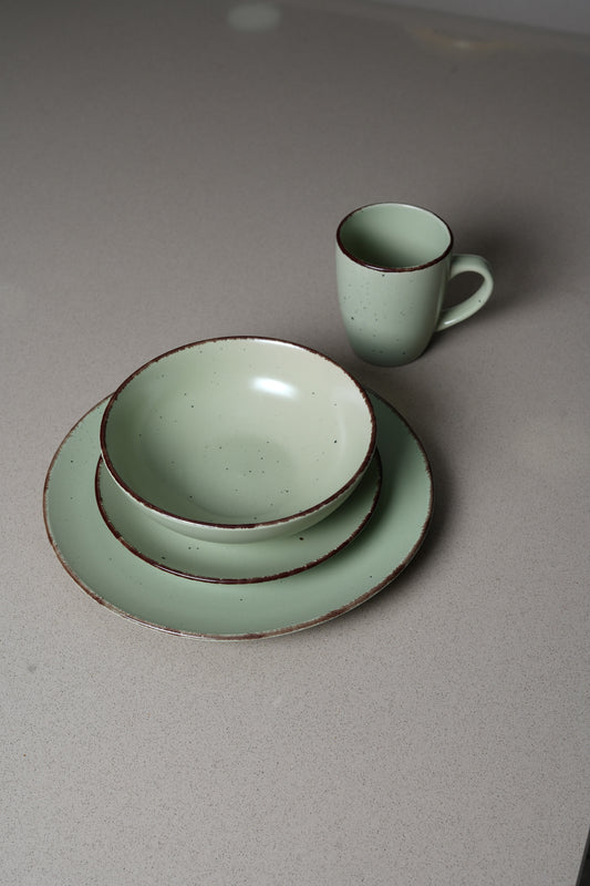 Green Speckled Dinnerware Set - 16 Pieces Set