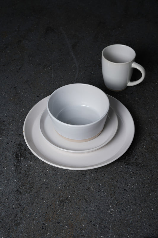 White Beige Accent Dinnerware Set - 16 Pieces Set